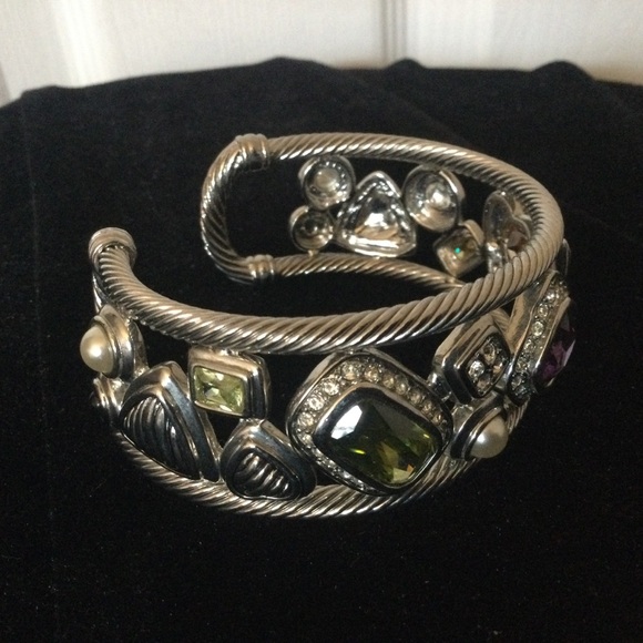 Vintage Cuff Bracelet with Stones /Faux Pearls - Picture 3 of 4